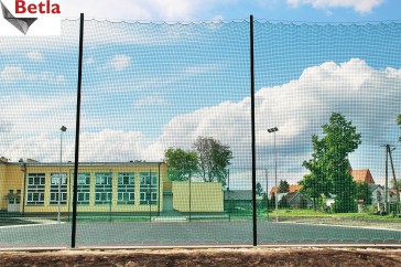 Siatki Pabianice - Ochronne siatki na boisko szkolne. Piłkochwyt dla terenów Pabianic